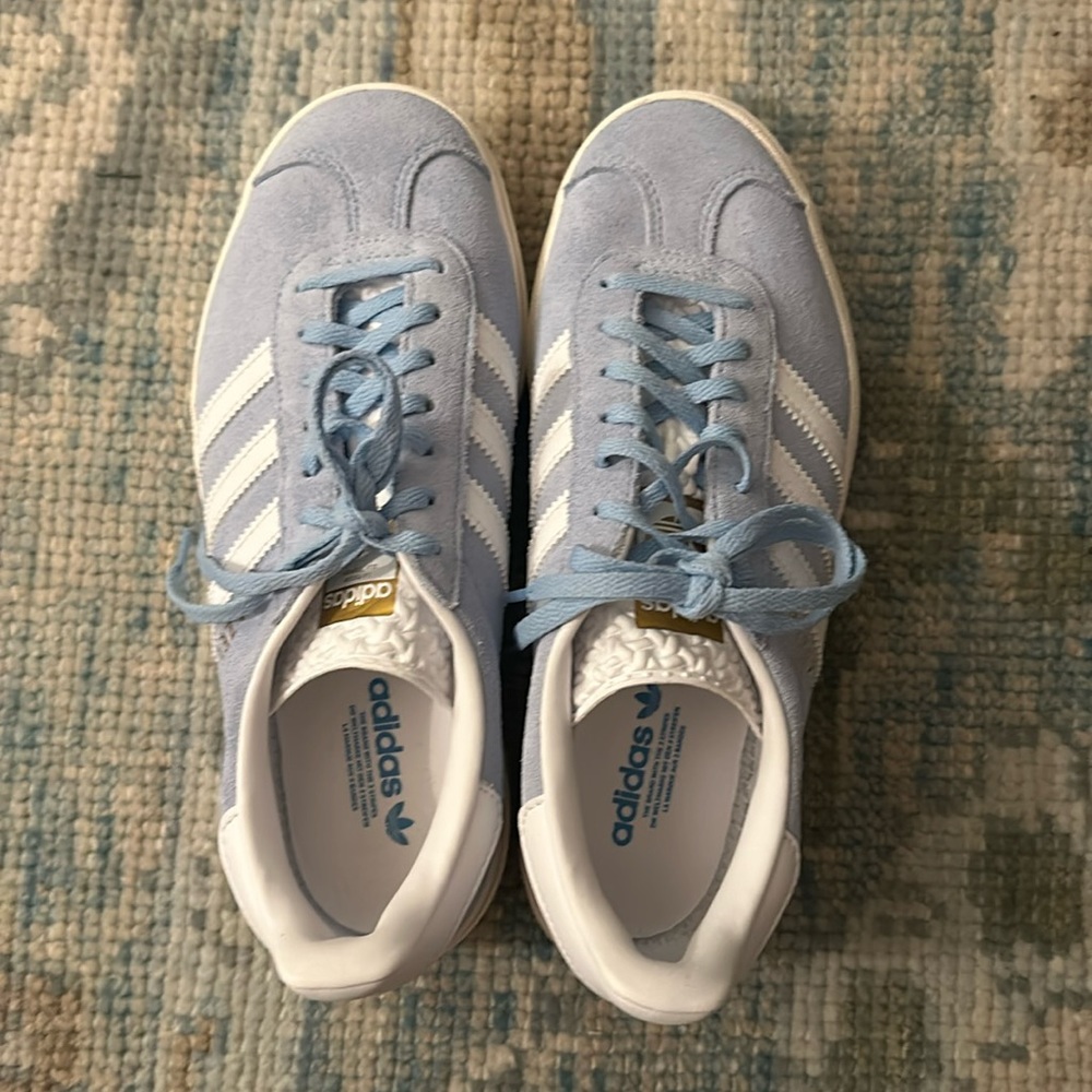 NWOT Light Blue Platform Adidas Gazelle, Sz. 7.5